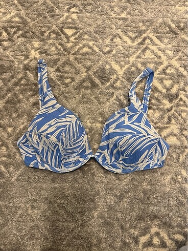 Penti bikini üstü