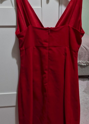 Trenyolmilla Kırmızı Mini V Yaka Fiyonklu Abiye Elbise - Görsel 6