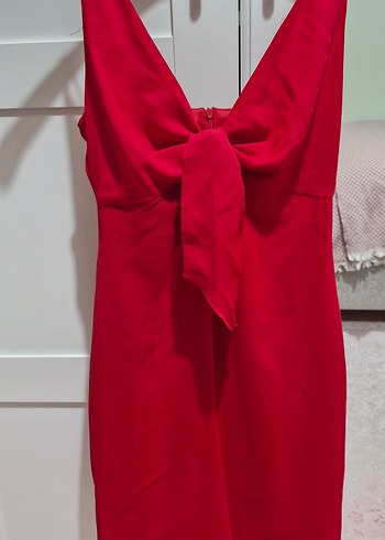 Trenyolmilla Kırmızı Mini V Yaka Fiyonklu Abiye Elbise - Görsel 3