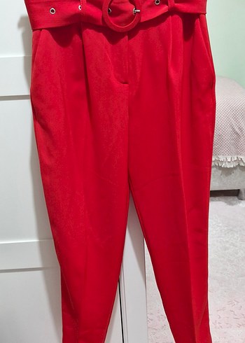 Koton Kadın Kemer Detaylı Kırmızı Pilili Kumaş Pantolon - Görsel 3