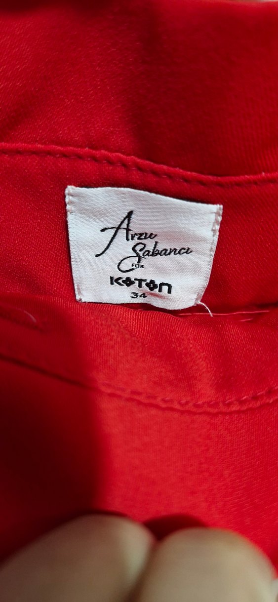 Koton Kadın Kemer Detaylı Kırmızı Pilili Kumaş Pantolon - Görsel 4