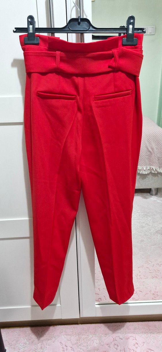 Koton Kadın Kemer Detaylı Kırmızı Pilili Kumaş Pantolon - Görsel 5