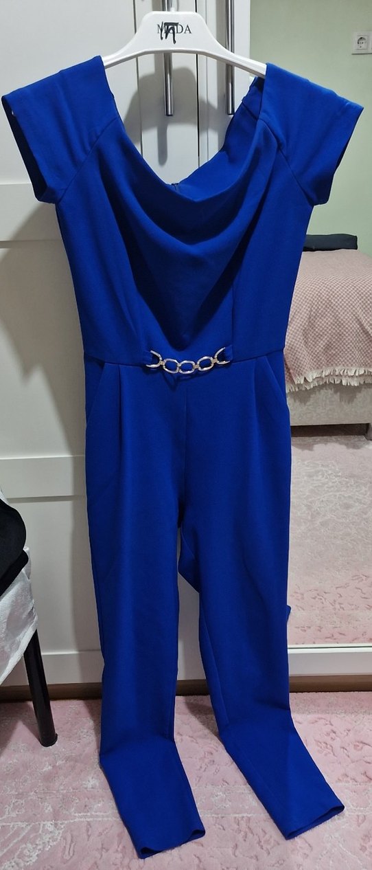 Kayık Yaka Saks Mavisi Kemer Detaylı ve Cepli Uzun Tulum - Görsel 2