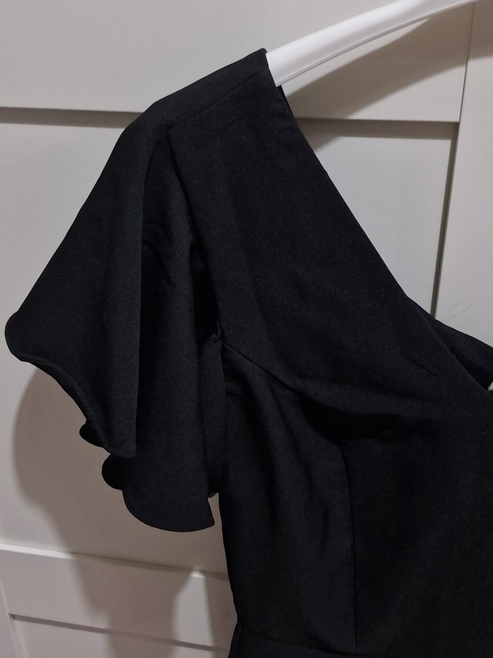 Trendyolmilla Yaka Kolları Fırfırlı Siyah Midi Elbise - Görsel 2