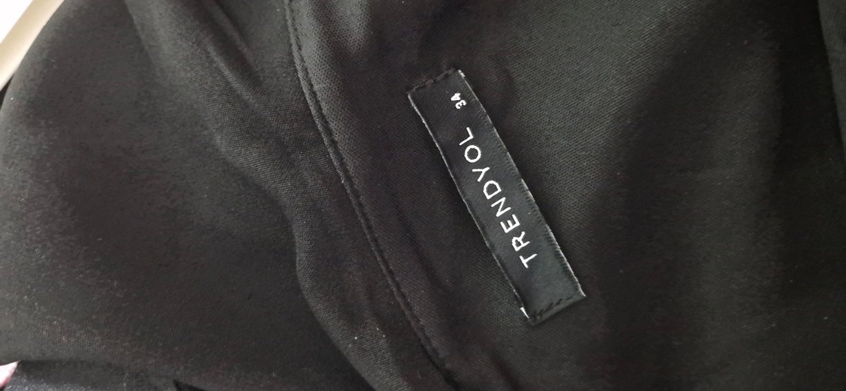 Trendyolmilla Yaka Kolları Fırfırlı Siyah Midi Elbise - Görsel 4