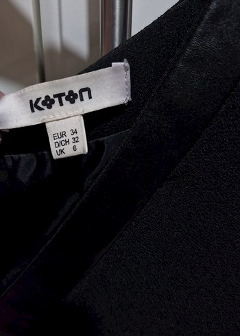 Koton Siyah V Yaka Kemerli Kolsuz Midi Elbise - Görsel 6