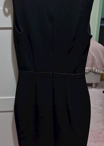 Koton Siyah V Yaka Kemerli Kolsuz Midi Elbise - Görsel 7