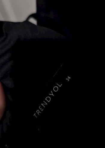 Trendyolmilla Siyah V Yaka İnce Askılı Midi Elbise - Görsel 9