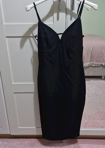 Trendyolmilla Siyah V Yaka İnce Askılı Midi Elbise - Görsel 2