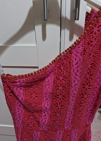 Trendyolmilla Tek Omuz Fisto Dantelli Pembe Astarlı Midi Elbise - Görsel 3