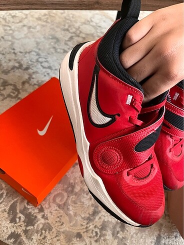 Nike hustle d11 2 ay kullanıldı yepyeni