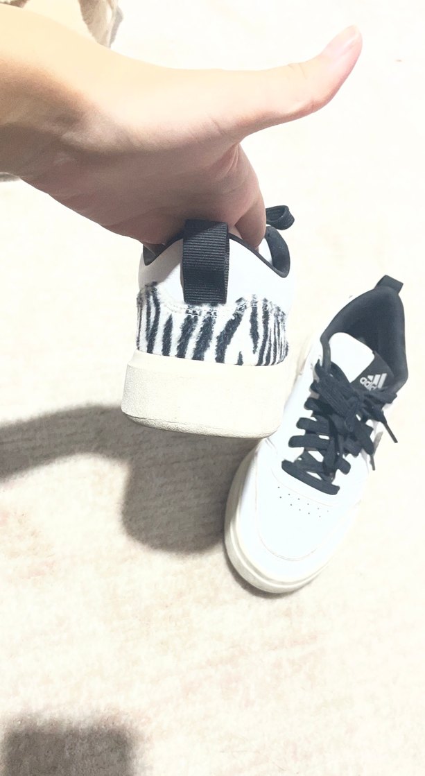 Adidas Beyaz Siyah Spor Ayakkabı — görsel 3/5