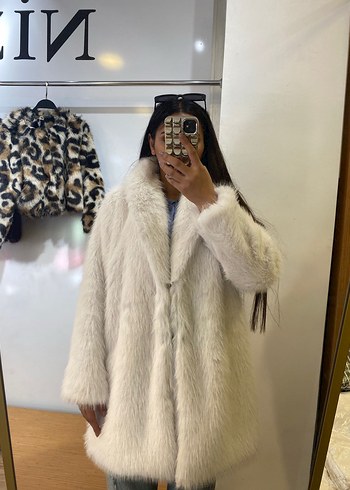 Beyaz Kadın Suni Kürk - Görsel 2