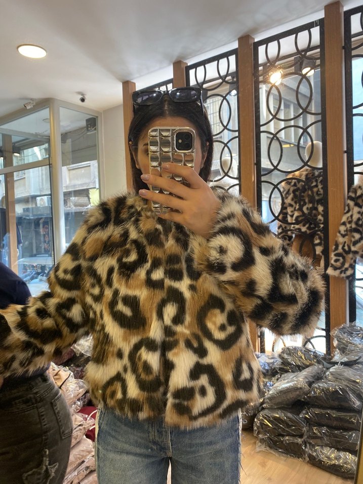 Leopar Desenli Kahverengi Suni Kürk Ceket - Görsel 3