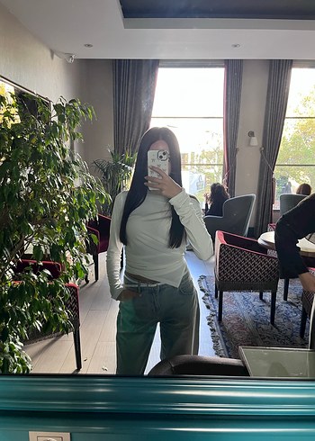 Beyaz Drapeli Uzun Kollu Bluz - Görsel 4