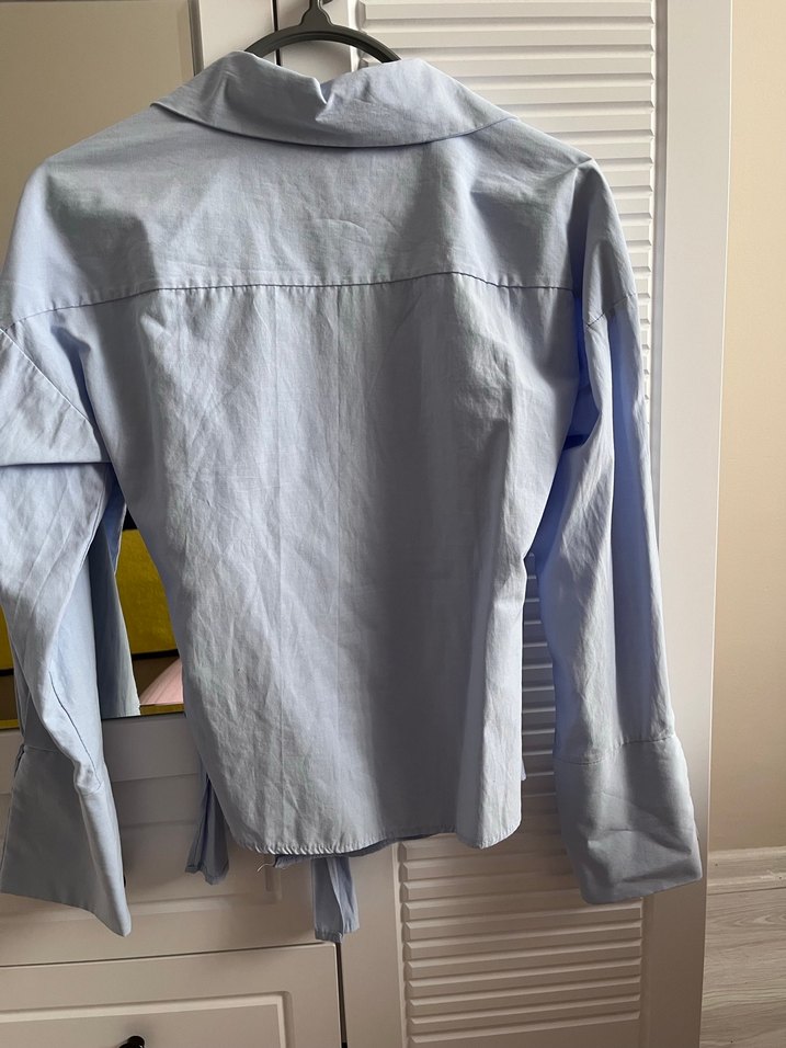 Mavi Bağlamalı V Yaka Gömlek - Görsel 3