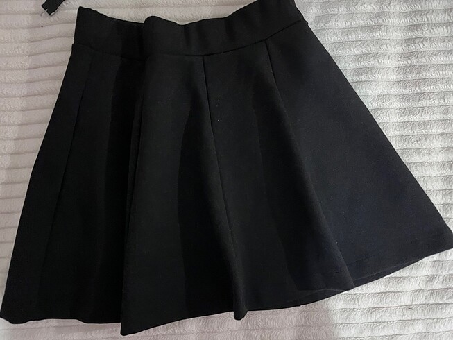 Siyah Pileli Etek - Görsel 3