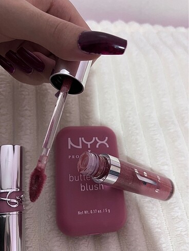 Beden Renk Ysl loveshine ruj,nyx allık,flormar gloss