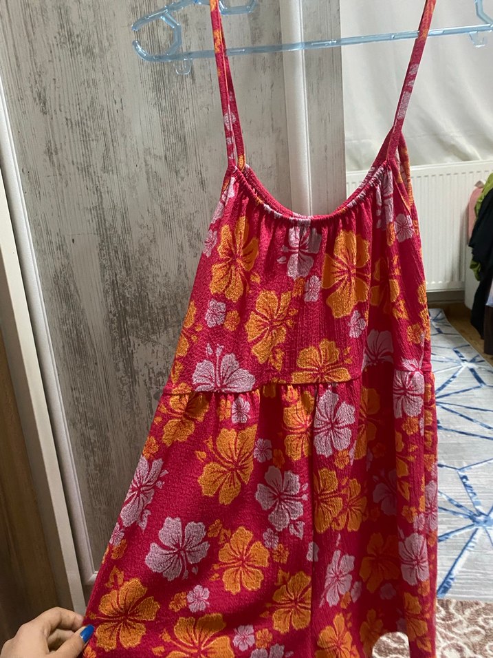 Kırmızı Çiçek Desenli şortlu tulum - Görsel 3