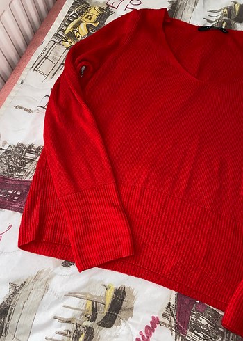 Kırmızı V Yakalı Kadın Triko Kazak - Görsel 3