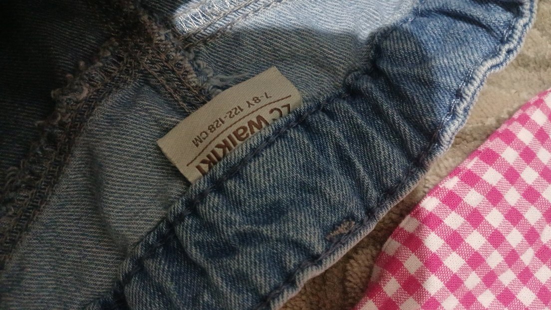 Kız Çocuk Pembe Düğmeli Gömlek ve kot etek - Görsel 4