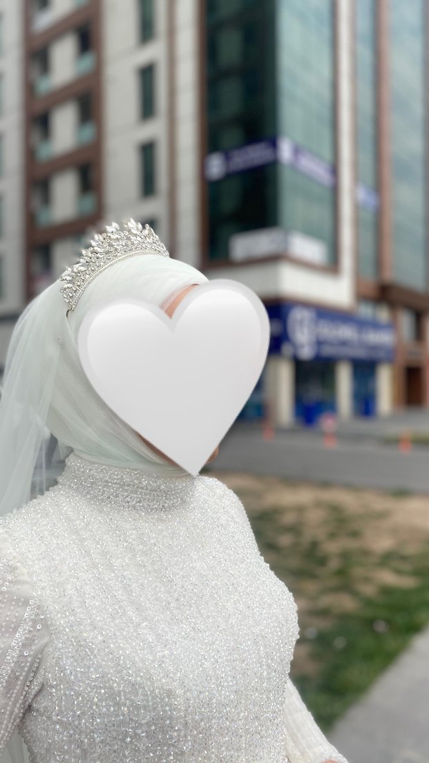 Uzun Kollu Yüksek Yakalı Prenses Gelinlik - Görsel 4