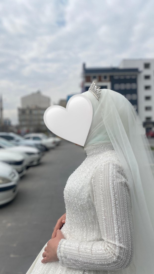 Uzun Kollu Yüksek Yakalı Prenses Gelinlik - Görsel 3