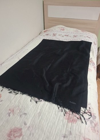 Beden Siyah tugba marka ipek şal