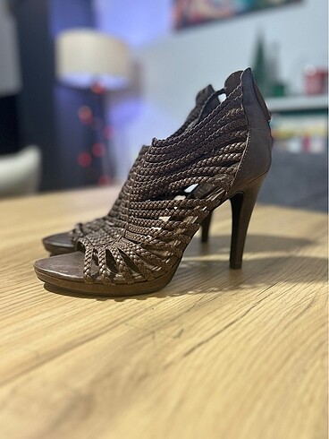 Orjinal zara topuklu ayakkabı