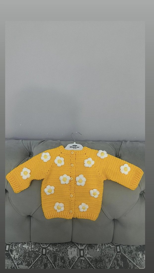 Sarı Çiçek Desenli Kız Örgü Hırka - Görsel 3