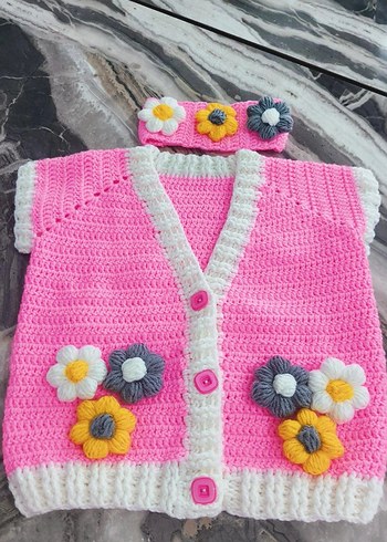 Çiçek Nakışlı Pembe Örgü Kız Yeleği - Görsel 3