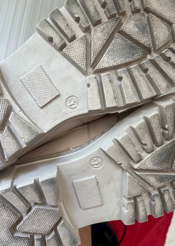 Beyaz Zincir Detaylı Kız Loafer Ayakkabı - Görsel 4