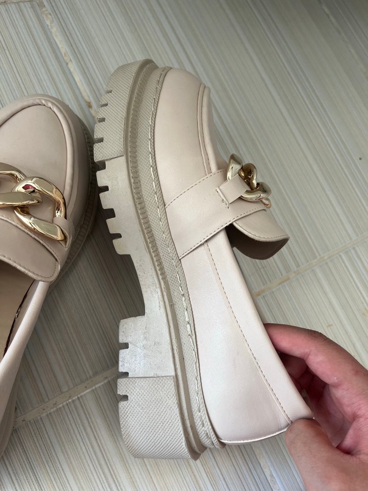 Beyaz Zincir Detaylı Kız Loafer Ayakkabı - Görsel 5