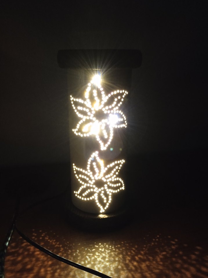 Çiçek Desenli Bej Gece Lambası (Led ışıklı) - Görsel 4