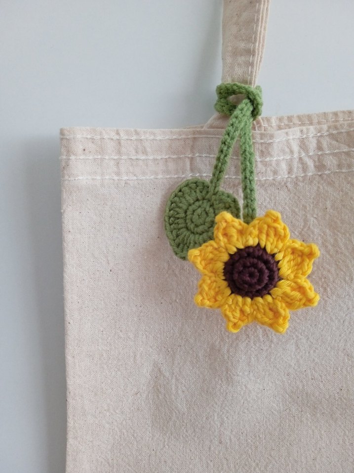 Örgü Çanta Süsü ve Kitap Ayracı - Görsel 3