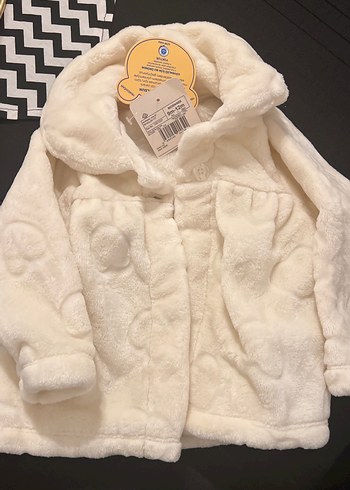 Kız Çocuk Beyaz Peluş Mont
