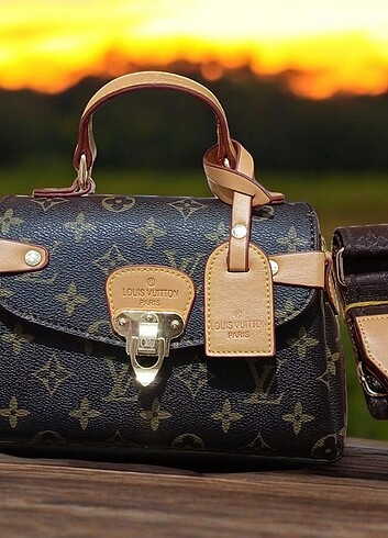 Louis Vuitton LOUIS VUITTON EL VE OMUZ ÇANTASI