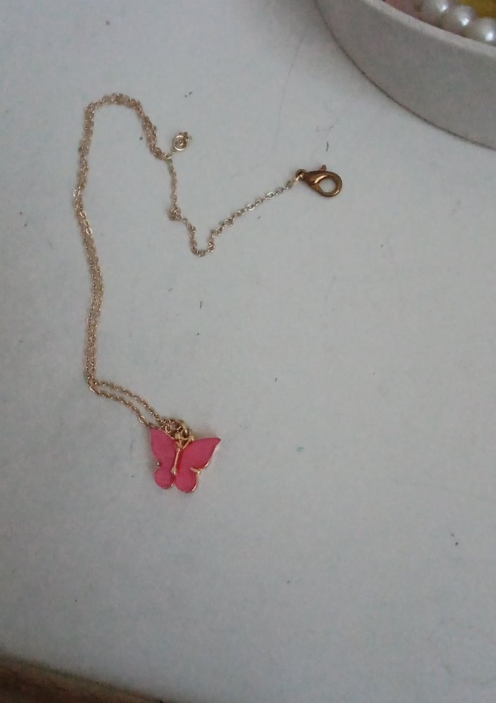 Pembe Zincir Detaylı Minimalist Kelebek Kolye - Görsel 2