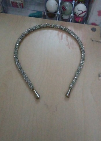 Gri Payetli Metal Taç - Görsel 2