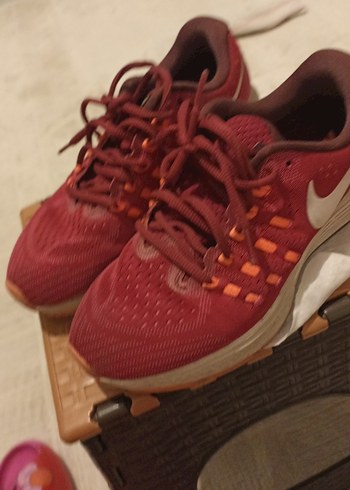 Nike Nike Kadın Kırmızı Bağcıklı Spor Ayakkabı