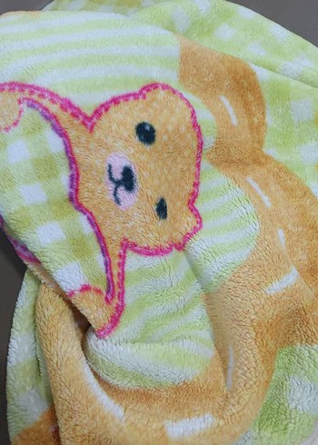 Çocuklar için renkli desenli battaniye - Görsel 2