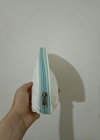 Diğer Beyaz Minimalist Fermuarlı Makyaj Çantası