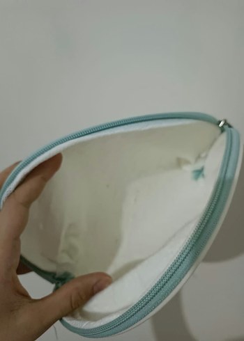 Beden Beyaz Minimalist Fermuarlı Makyaj Çantası