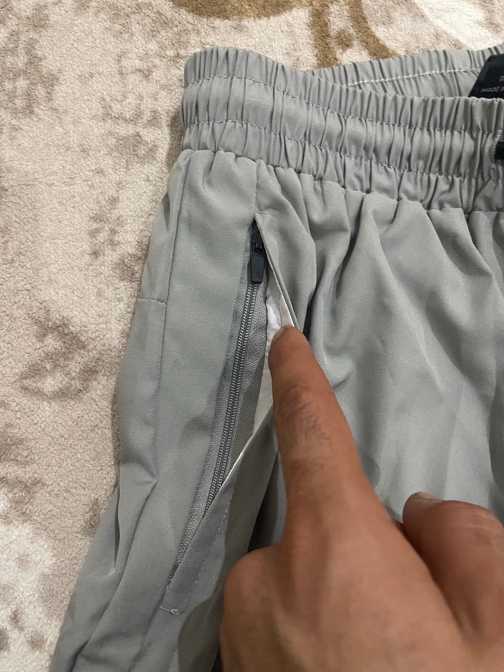 Gri Nike Spor Şort, Bol Kesim, Kemerli - Görsel 3