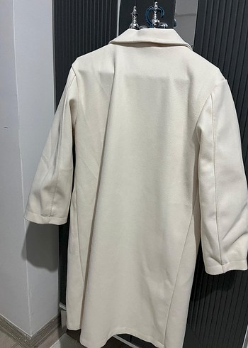 Düğmeli Beyaz Midi Kadın Kaban - Görsel 3