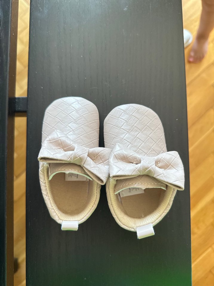 Kız Bebek Beyaz Fiyonklu İlk Adım Ayakkabısı - Görsel 2