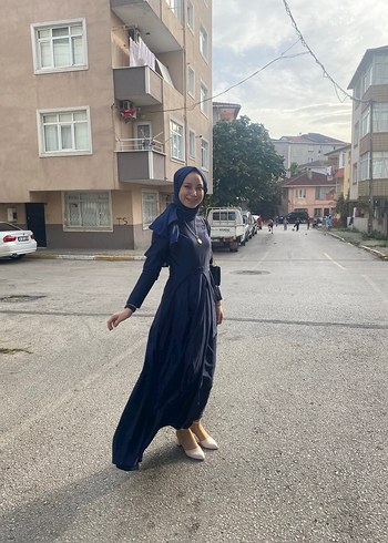 Lacivert Yüksek Yakalı Salaş Uzun Elbise
