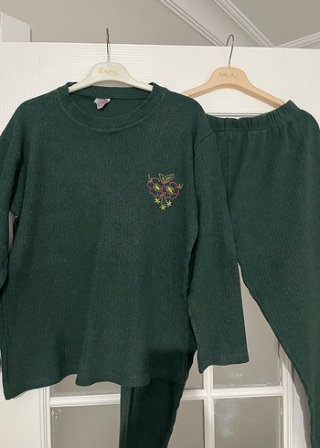 Örgü Dokulu Koyu Yeşil Kadın Triko - Görsel 3