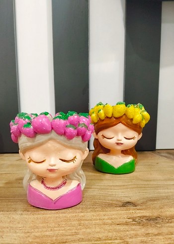 Çiçekli Taçlı kız saksı