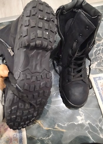 Siyah Bağcıklı  Kauçuk Bot - Görsel 3